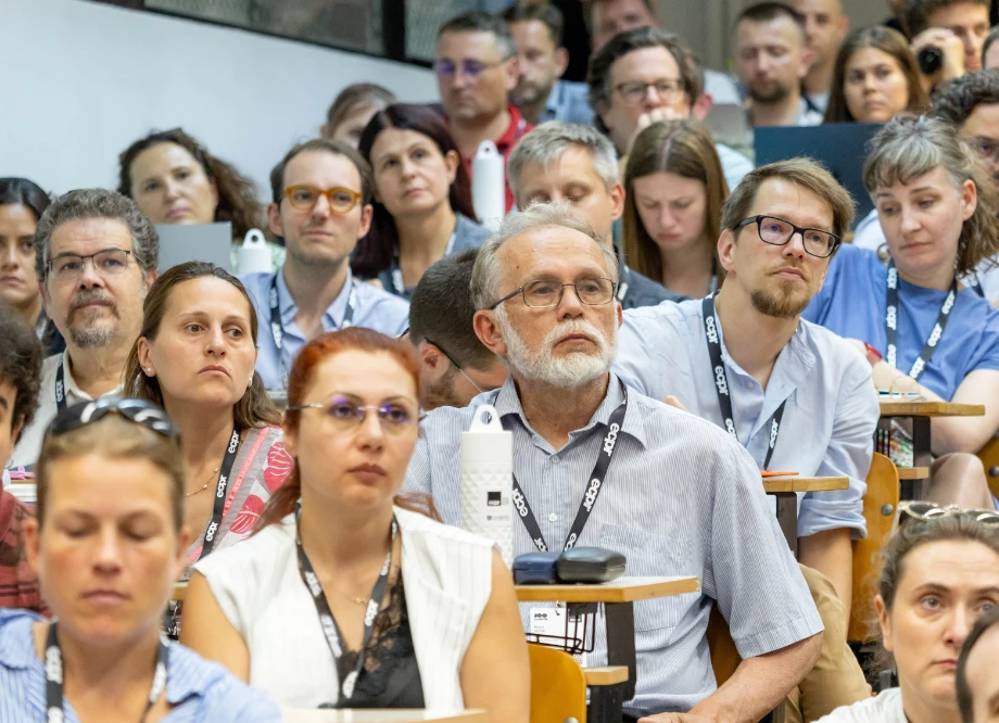 Audience attending an ECPR lecture